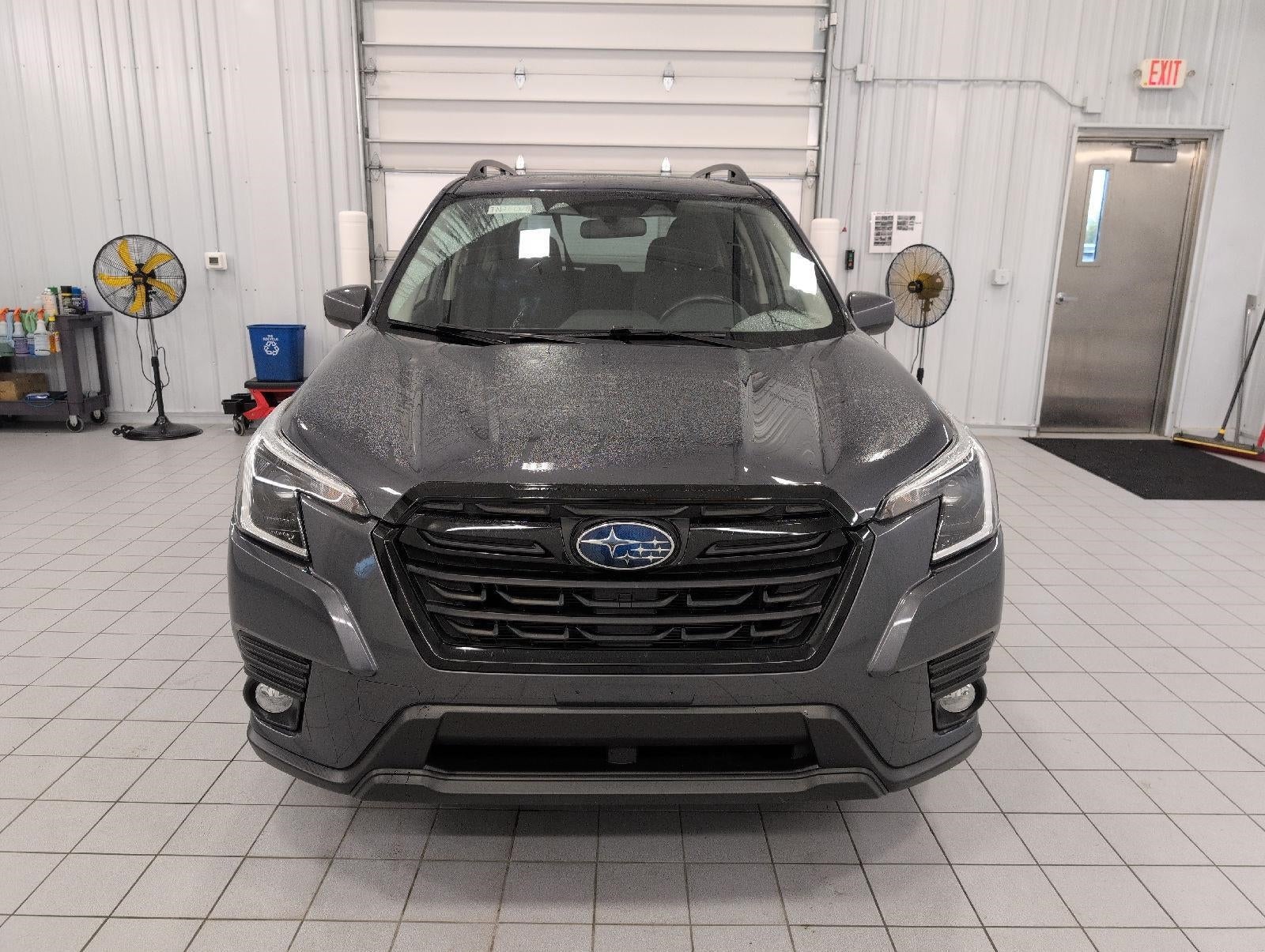 2023 Subaru Forester Premium CVT