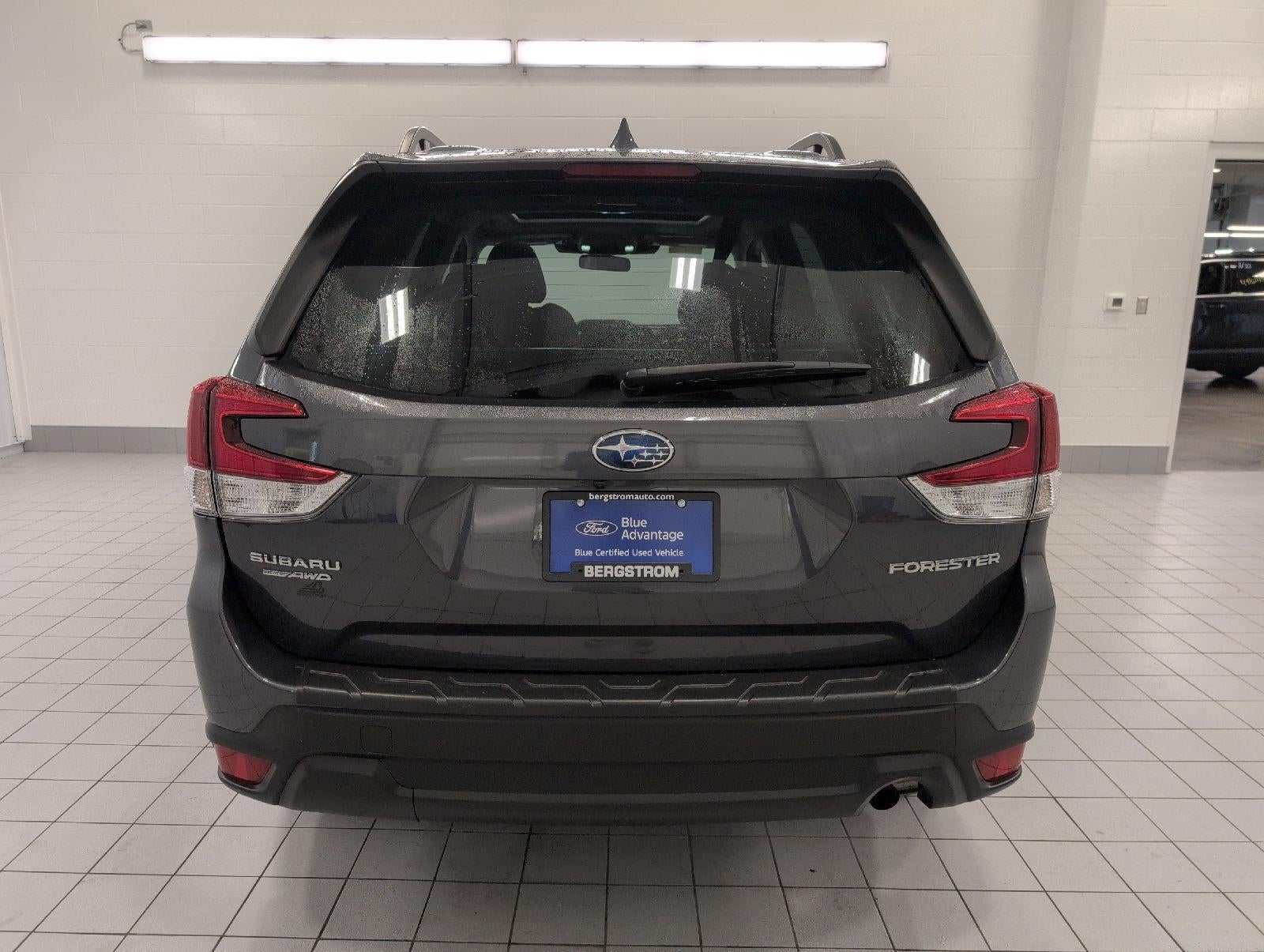 2023 Subaru Forester Premium CVT