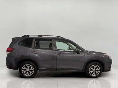 2023 Subaru Forester Premium CVT