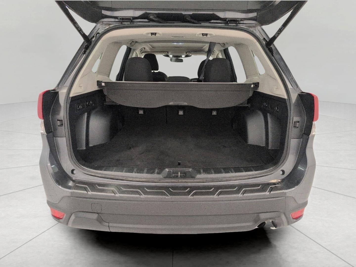 2023 Subaru Forester Premium CVT