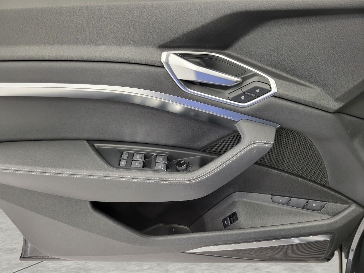 2021 Audi e-tron Premium Plus quattro