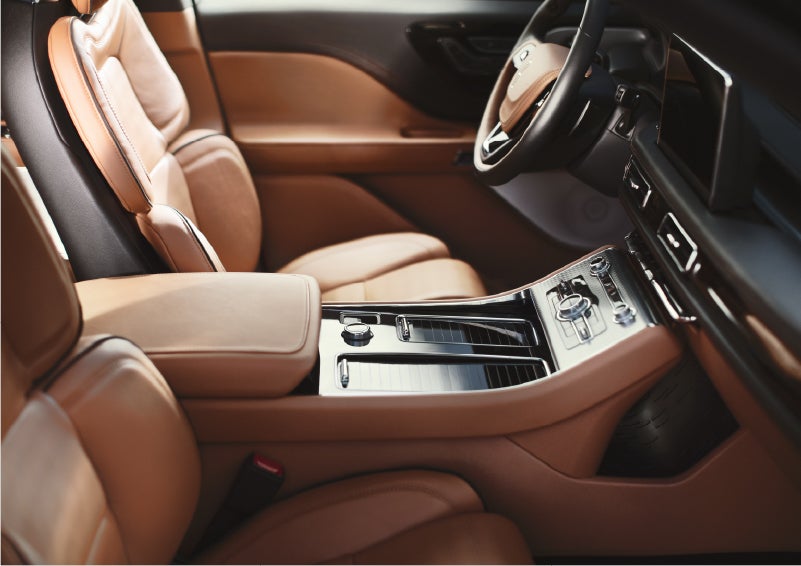 A 2023 Lincoln Aviator® Black Label model is shown in the Flight interior theme | Bergstrom Lincoln of Neenah in Neenah WI