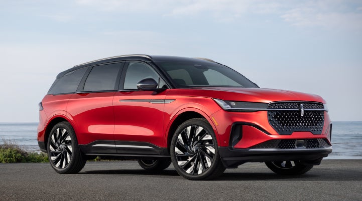 A 2024 Lincoln Nautilus® Reserve model is shown with the stylish available Jet Appearance Package. | Bergstrom Lincoln of Neenah in Neenah WI