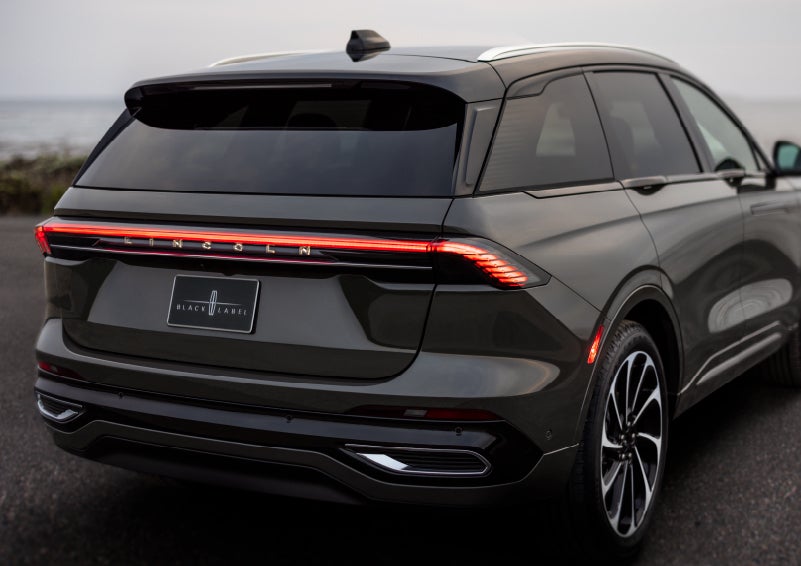 The rear of a 2024 Lincoln Black Label Nautilus® SUV displays full LED rear lighting. | Bergstrom Lincoln of Neenah in Neenah WI