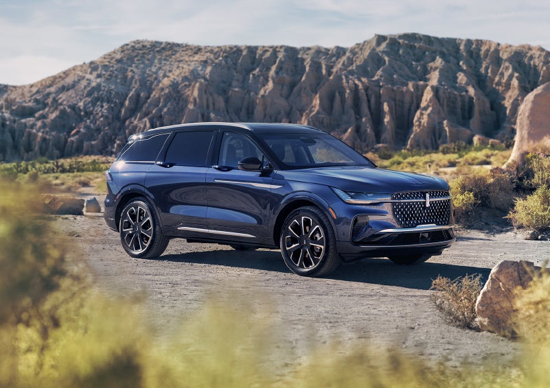 A 2024 Lincoln Nautilus® SUV is parked in a desert national park. | Bergstrom Lincoln of Neenah in Neenah WI