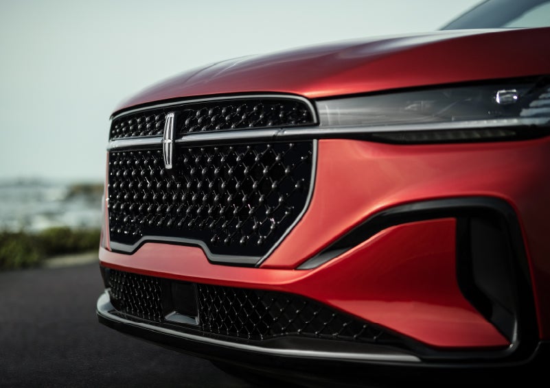 The sleek grille of a 2026 Lincoln Nautilus® SUV with the available Jet Appearance Package makes a bold statement. | Bergstrom Lincoln of Neenah in Neenah WI