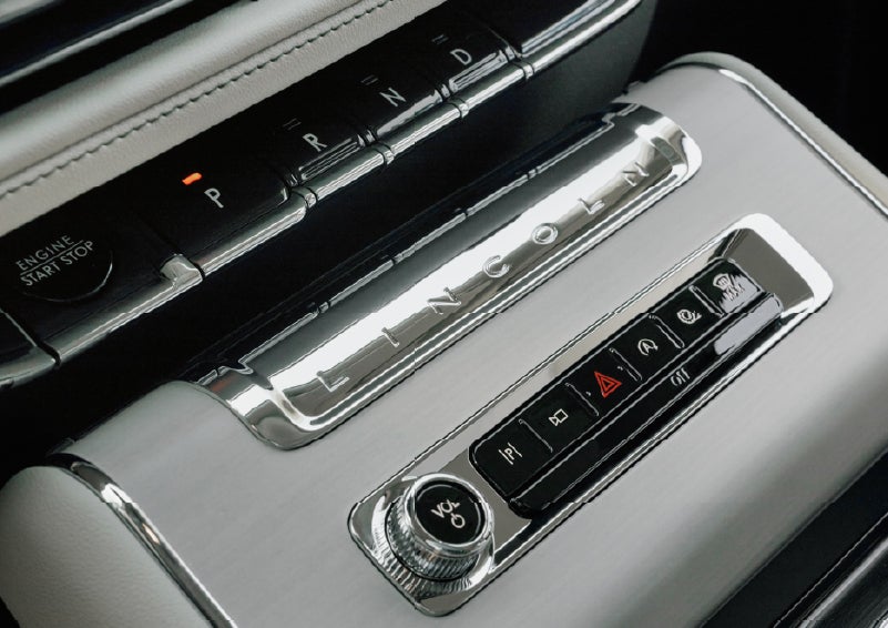 The piano key gear selector of a 2027 Lincoln Aviator® Back Label™ SUV. | Bergstrom Lincoln of Neenah in Neenah WI